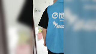 【25W粉丝专享】美乳高颜值网红女神『卡戴珊』爆裂黑丝淫荡绽放 勾引外卖哥啪啪 翘挺圆乳 多角度后入操穴 高清720P版