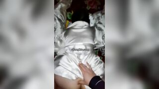 云盘最新夫妻性爱自拍 让巨乳老婆穿上各式旗袍各种玩操跳蛋调教 高清1080P版(3)