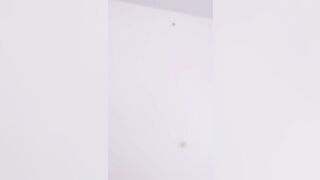 清纯JK装学生妹！初下海超高颜值 ，两个奶子又白又软 ，撩起裙子露无毛肥逼 ，掰开特写洞洞很紧致