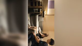 2022-7-25【胖子传媒工作室】网聊来的少妇，开始很抗拒，强行扒掉裤子，摸穴舒服了，正入爆操