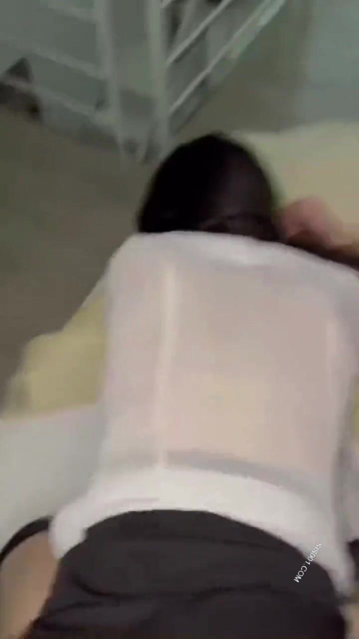 黑丝漂亮美眉 瑶瑶在干嘛 再做爸爸的肉便器 被后入输出 这屁屁 这一线天鲍鱼超嫩