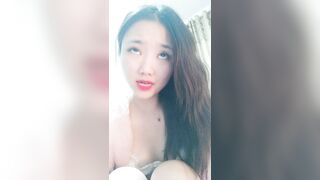 甜美可爱又性感的女大学生放假在家挣外快玩黄播，全程露脸深夜洗澡诱惑，把逼逼洗干净特写