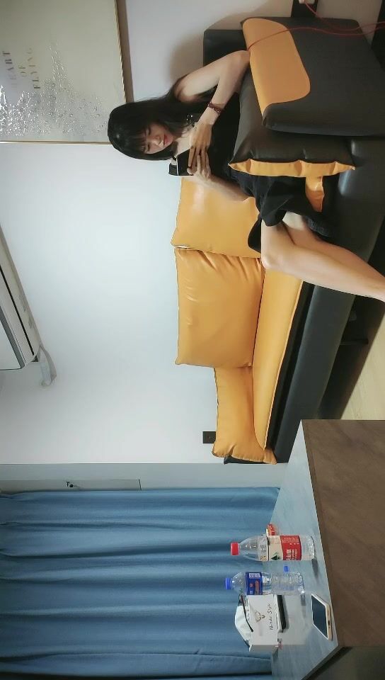 纹身小伙2500约炮身材娇小的美少妇各种姿势干到爽歪歪