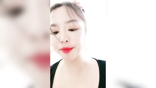 丰满尤物带着小妹子，教妹妹如何下海，蹲下口交深喉，翘臀后入啪啪 超多姿势