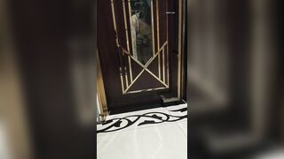 漂亮少妇在ktv包厢门口撅着屁屁被操的有滋有味 大奶子哗哗 全然没有发现我