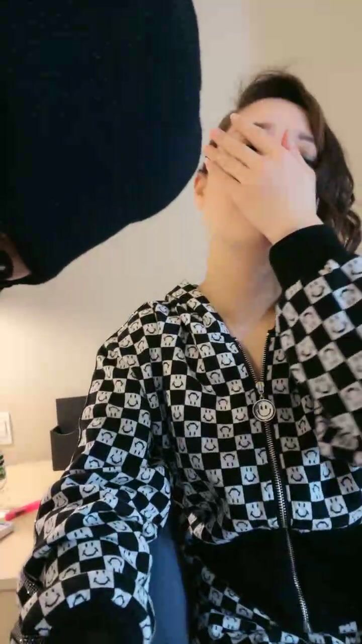 气质超棒美少妇！新人下海大战头套男！跳蛋塞穴假屌自慰，张开双腿求操，扶腰后入猛怼