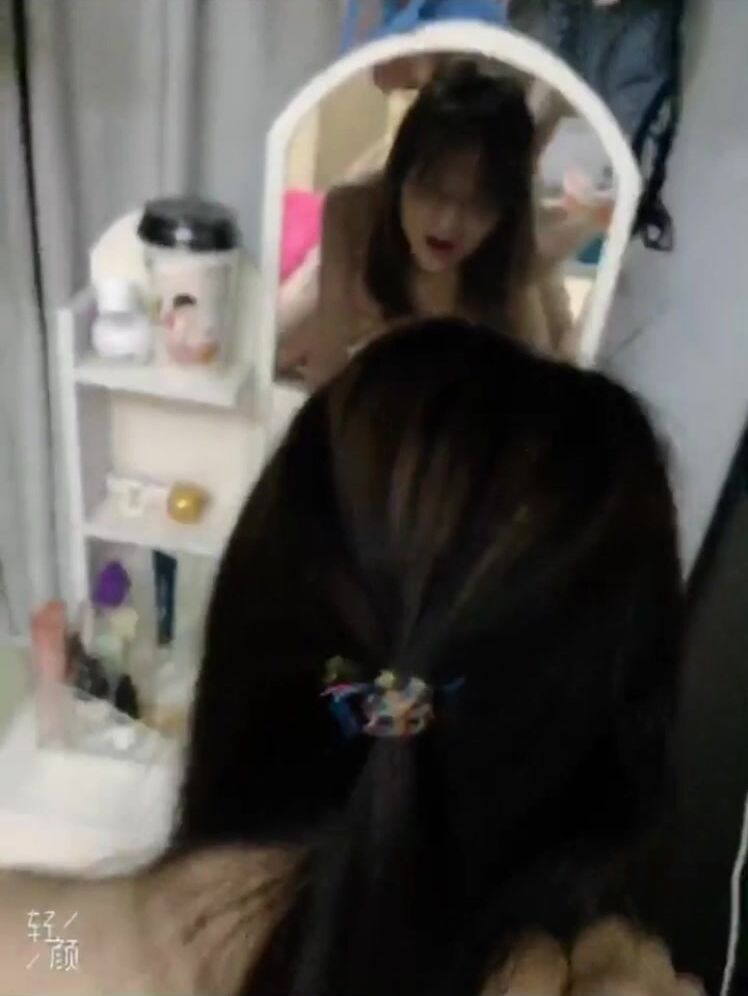 小女友 好累 你TM的 妹子在家被无套输出 上位骑乘说太累 颜射-小女友