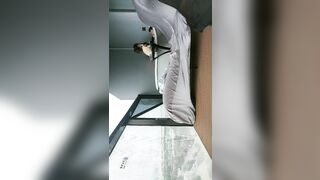 2021.8.12，【全网寻花约良家】，下午场，坐标重庆，江景房，极品良家少妇，鸳鸯浴，阳台啪啪，美乳翘臀肤如凝脂