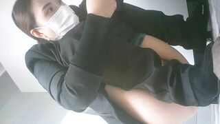 坑神潜入某培训机构女厕双机位近景高清偸拍,小姐姐方便,脸逼同框看点十足