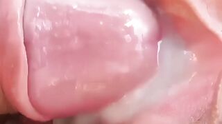 無毛白虎逼誘惑 享受暴擊的快感，雪白的美腿和翹臀讓人流連忘返