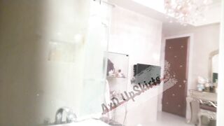 放假趴窗偷窥隔壁家的媳妇洗澡 光着身子晃悠5