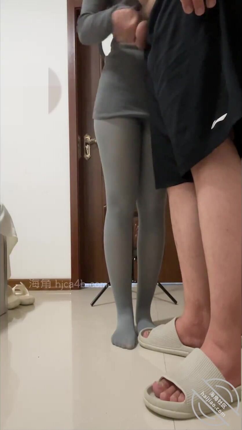 海角社区猥琐大神强奸剧情 给房东姐姐拍抖音穿得太性感没抵挡住诱惑把她强搞了收费视频