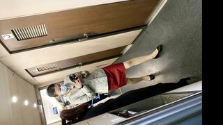 火车马桶上藏了一个摄像头偷拍多位女乘客嘘嘘