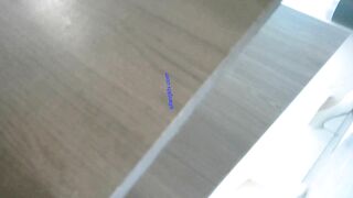 写字楼女厕白色系制服高跟微胖白领 杂乱的阴毛被骚穴冲得四处飘