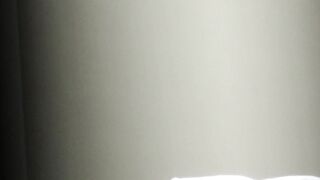 -高清摄像头偷拍对面楼的美少妇洗完澡光溜溜的瞎晃悠