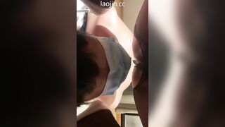 -2025年最新，【人妻妓】，绿帽老公组织多位单男3P.4P，小处男连洞都找不到，引导了好久才进去，进去就射了.