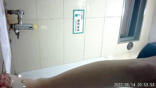 商场女厕齐逼裙凉高跟姿色富婆 刮完毛充血骆驼趾又紧又窄看射了