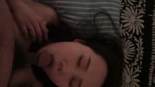 【反差婊女友性爱视频流出】极品G奶美乳女友女上骑乘乳摇，表情淫荡销魂，附生活照