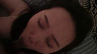 【反差婊女友性爱视频流出】极品G奶美乳女友女上骑乘乳摇，表情淫荡销魂，附生活照