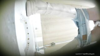 一月新流出高校女厕全景后拍 长靴性感黑丝皮衣美女又来了