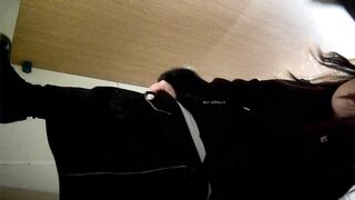 -一月最新流出 魔手外购精品厕拍新场景《丝控系列》笑容甜美的球鞋肉丝美女