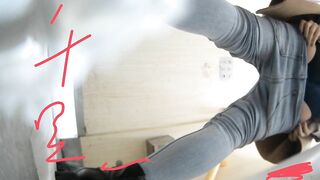 步行街路边公厕全景偷拍 多位女神级的少妇各种极品名器