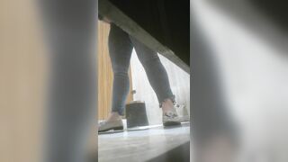 -餐厅女厕全景偷拍多位女职员和美女食客 各种极品鲍鱼.