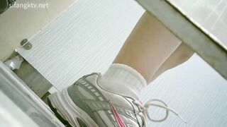 商场女厕全景偷拍多位美女嘘嘘 各种肥美的鲍鱼尽情的展示.