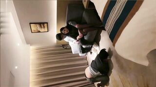 【绿帽剧情】女主带情人调教绿帽老公，把老公不当人虐待，踩踏下体，逼着老公吃呕吐物