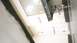 酒店女厕全景偷拍 多位美女职员的各种极品鲍鱼.