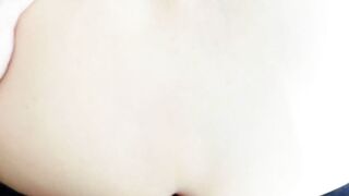 良家熟女人妻 身材丰满大白天在快捷酒店偷情 主动扒开骚穴被大哥各种输出 沉浸式享受爱爱 最后内射稀毛肥鲍鱼