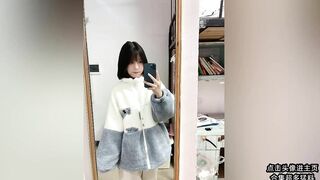 【真实兄妹乱伦】张家界畸形兄妹恋，白虎妹妹鲍鱼水汪汪，穿着碎花短裙全程自动骑哥哥，无套全射在里面.