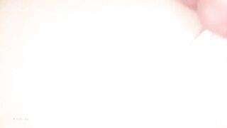 迷玩漂亮小姐姐 身材苗条皮肤白皙 多汁无毛小鲍鱼多拉丝了 被无套抽插 内了满满一粉穴浓稠精液