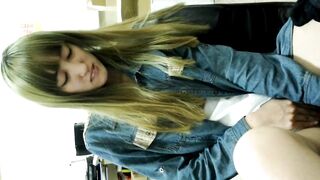 看过忘不了，这次终于找到了完整版！台湾某大学拉拉队长与学长露脸性爱自拍流出，超级清纯