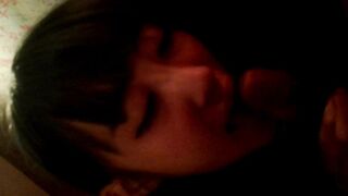 -经典资源，看过忘不了，这次终于找到了完整版！台湾某大学拉拉队长与学长露脸性爱自拍流出，超级清纯反差，精彩对白！