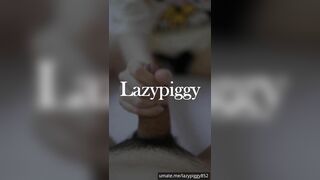 -外表清纯实际放荡反差白虎女大「lazypiggy懶懶豬」付费视频，完整纯享第一视角，猪猪帮你沉浸式打飞机，浓精冲射出来