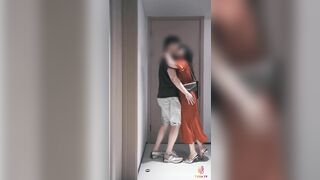 【露脸口爆】风情女上司深喉吞精_酒店酣畅淋漓地给男下属口交