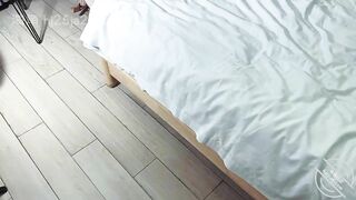 父女乱伦】，鬼父大神【海角_172666173101】付费钻石贴，酒后强J女儿，女儿的粉穴被父亲的精液入侵了