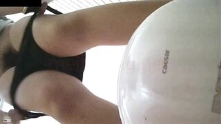 精品厕拍】，校园厕拍达人，对自己女同学下手，多位妹子嘘嘘被偸拍，附生活照1