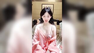 ri.bi-倾国倾城古风美女！【小宝儿】看得人鸡巴梆硬 垂涎三尺.mp4