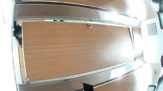 -KTV女厕全景偷拍3位美女 全是肥美的大鲍鱼.