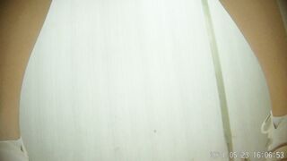 厕拍，商场女厕，高清近景，偸拍数位美少妇方便，菊花私洞清晰可见，浮想联翩，非常诱惑1