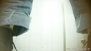 厕拍，商场女厕，高清近景，偸拍数位美少妇方便，菊花私洞清晰可见，浮想联翩，非常诱惑4