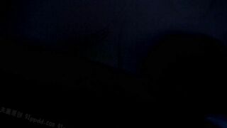 单身宿舍约炮身材火爆的美女同事换上开档黑丝各种姿势啪啪完美露脸