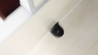 【精品厕拍达人】，潜入办公大楼女厕，全方位偸拍超多小姐姐方便，拍脸又拍逼，罕见的发生，偷拍中的偷拍7