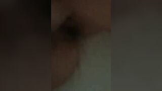 大叔酒店约炮白白嫩嫩的美女同事操的她受不了了完美露脸