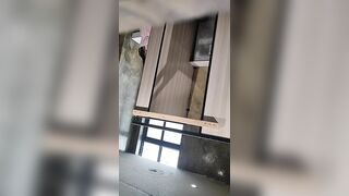 写字楼女厕全景偷拍 几个美女职员的肥美大鲍鱼