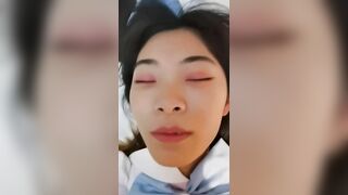 高颜值校花级大学生 露脸做爱啪啪，轻轻一操就哼哼唧唧的 被操的骚叫不停 声音动听，年纪轻轻如此反差