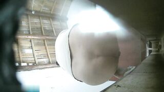 全景廁拍❤️系列蘇州工業園電子廠女工宿舍女廁——升級全景 溝底雙視角偷拍2