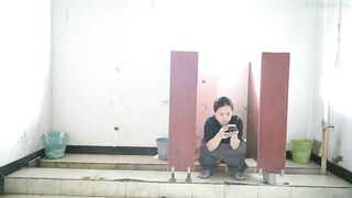 4月流出佼佼者全景廁拍❤️系列蘇州工業園電子廠女工宿舍女廁——升級全景 溝底雙視角偷拍4